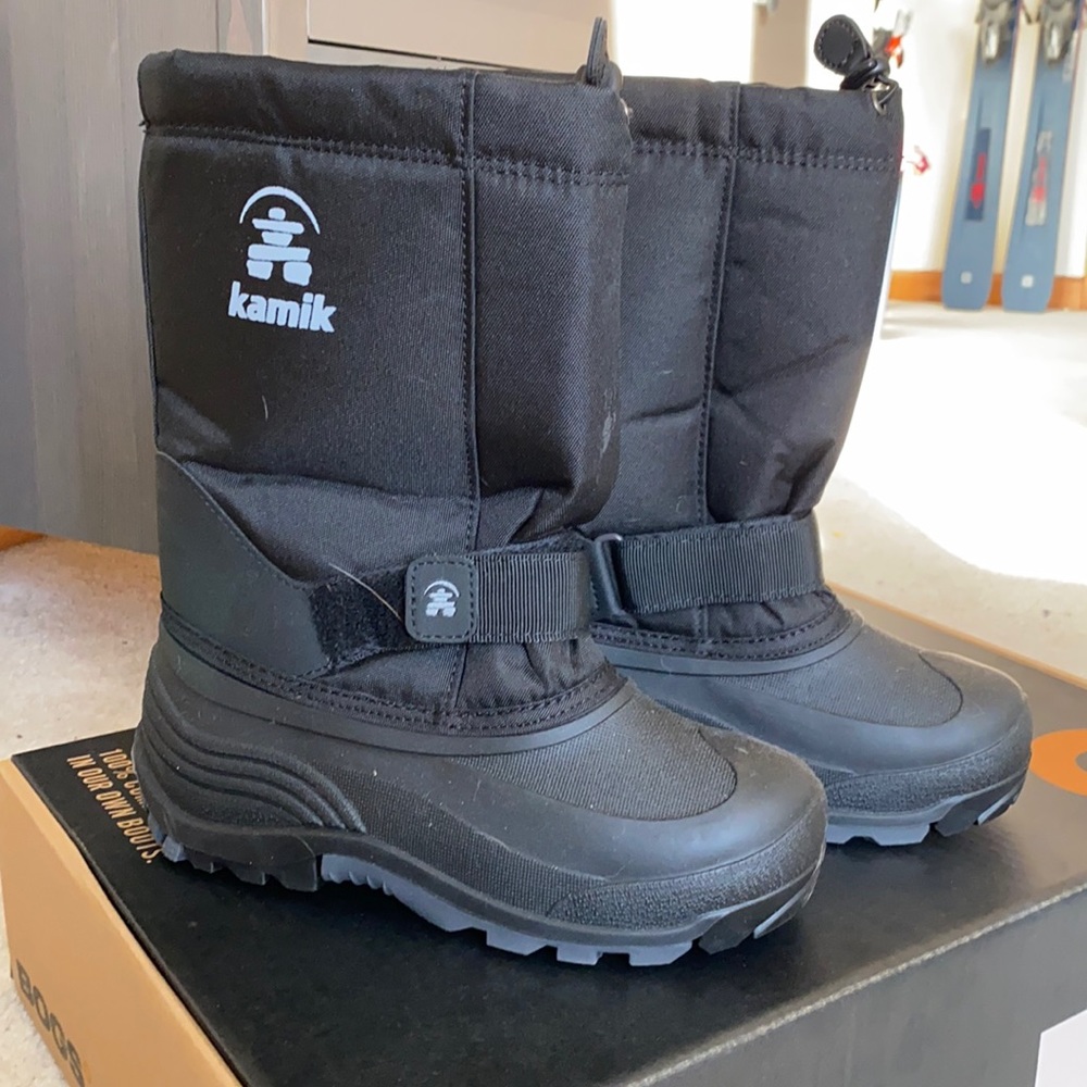 Kamik Youth Boots Size 6